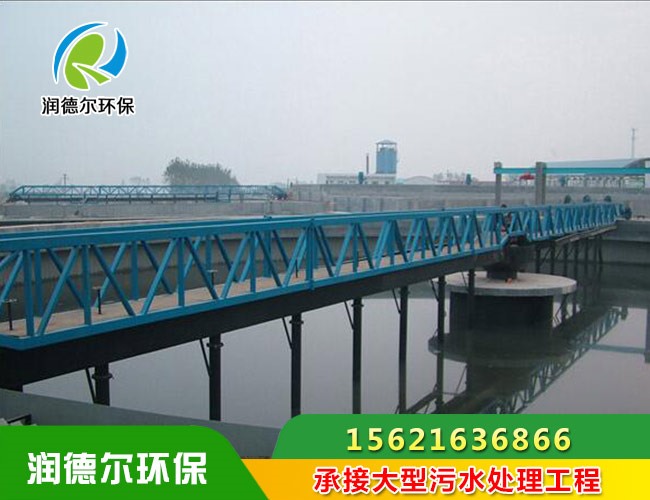 周邊傳動(dòng)刮吸泥機(jī)